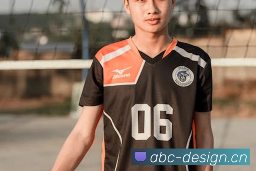 欧冠赛事战术分析：解析夺冠热门球队的制胜之道